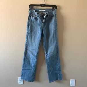 Levi’s booty cut 512 jeans